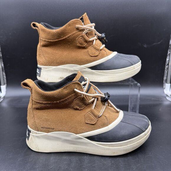 Sorel Shoes - Sorel Out N About IV  Women's size 5 Casual Boots brown black waterproof winter
